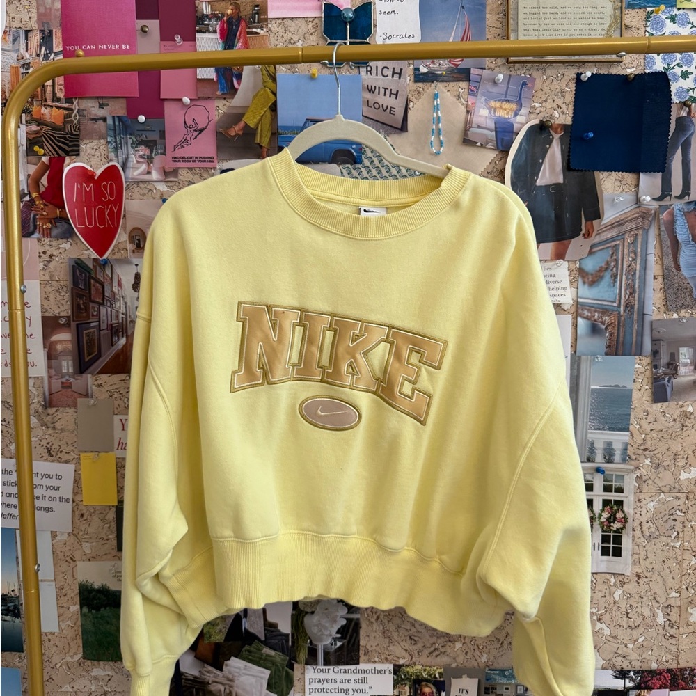 Nike Light Yellow Crewneck Sweatshirt